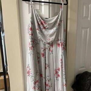 Torrid dress NWT sz. 4 (26). Grey floral